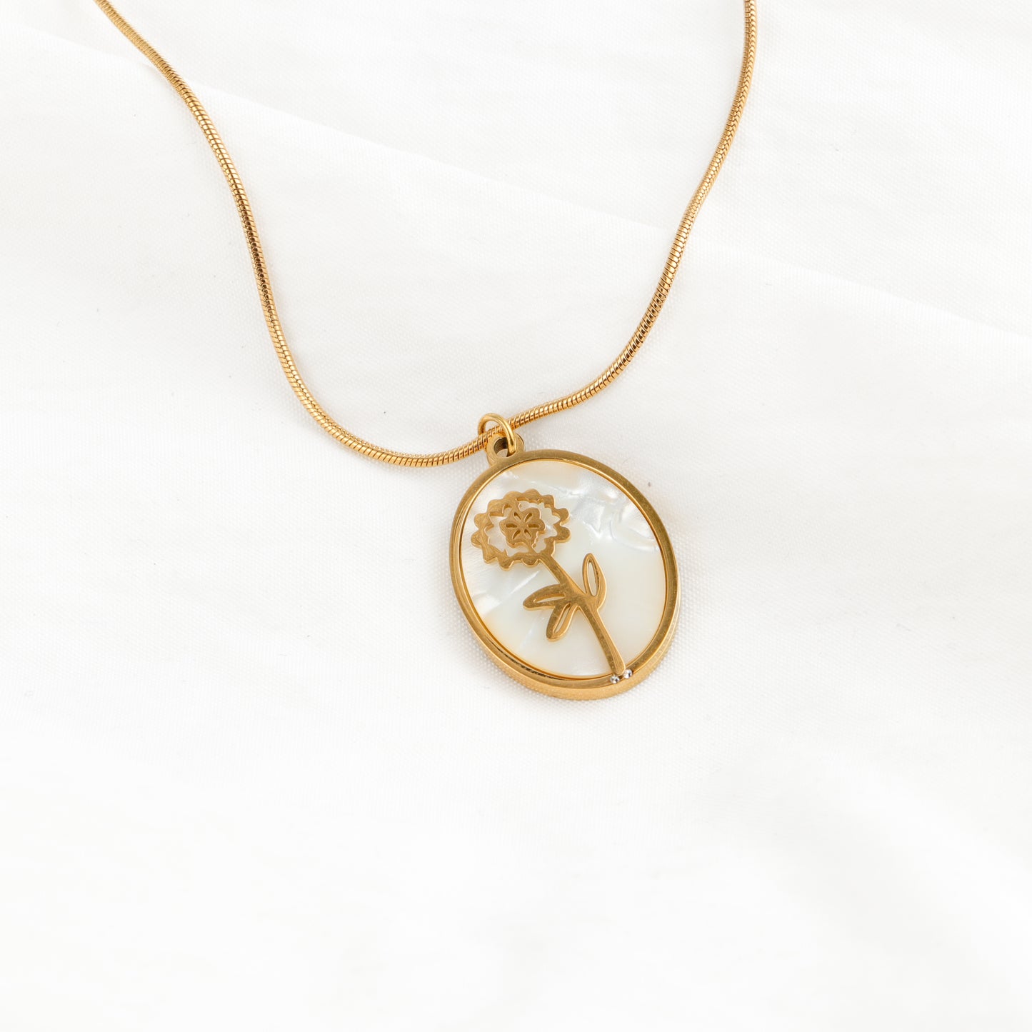Rosette Necklace