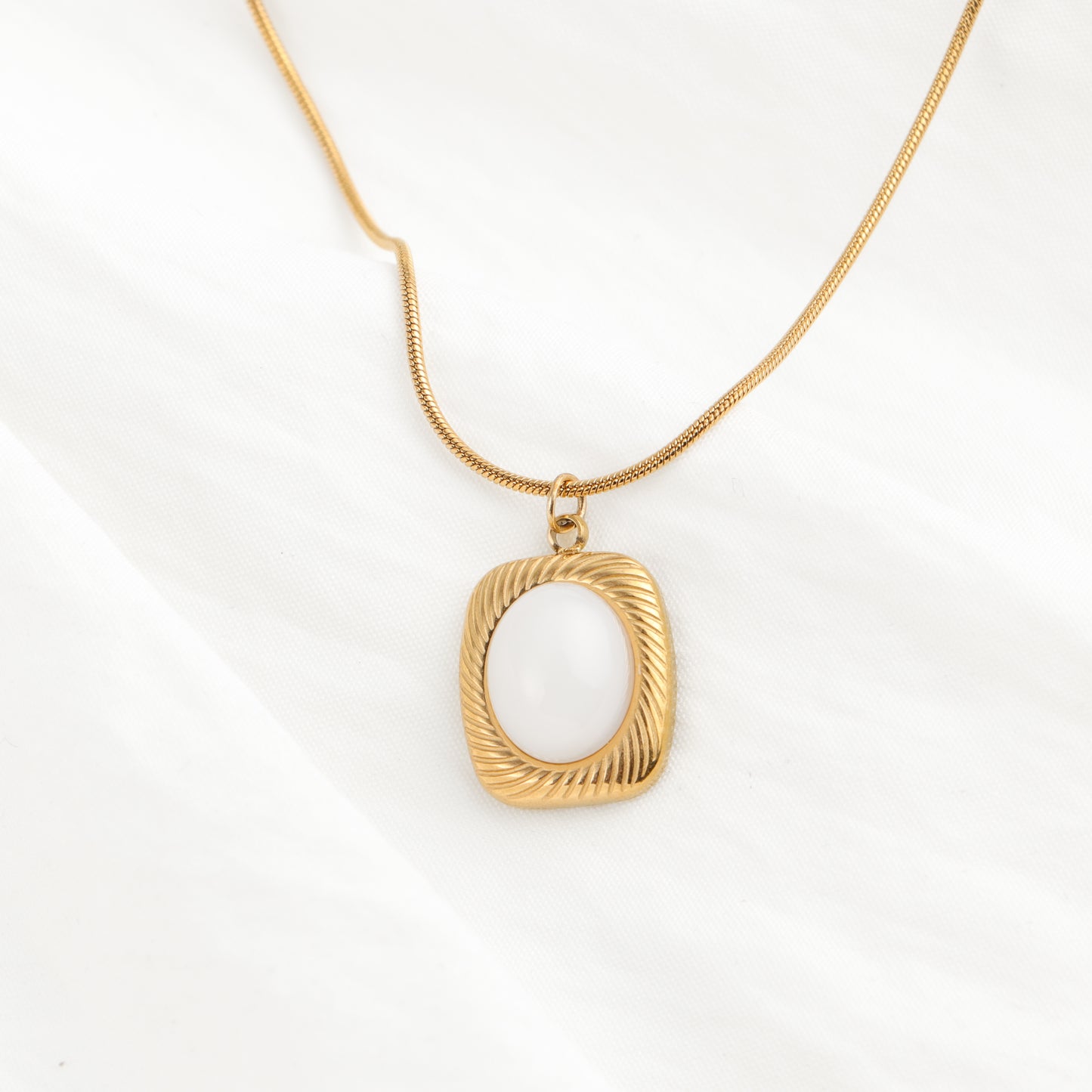 Natural White Necklace