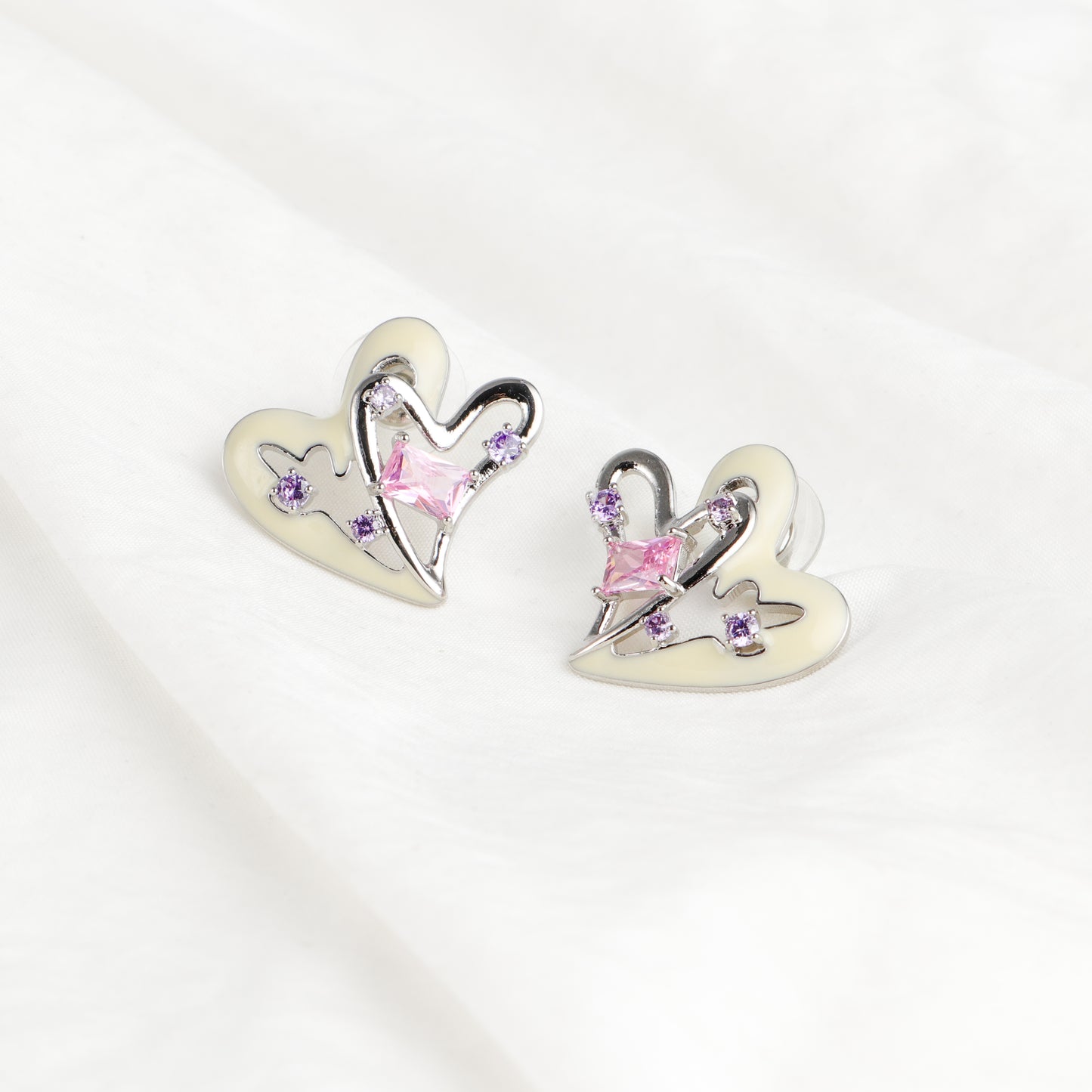 Milky Heart Earrings