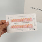 Daisy Fizz press-on nail set of 20 in standard sizes