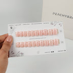 Outlined press-on nail set of 20 in standard sizes