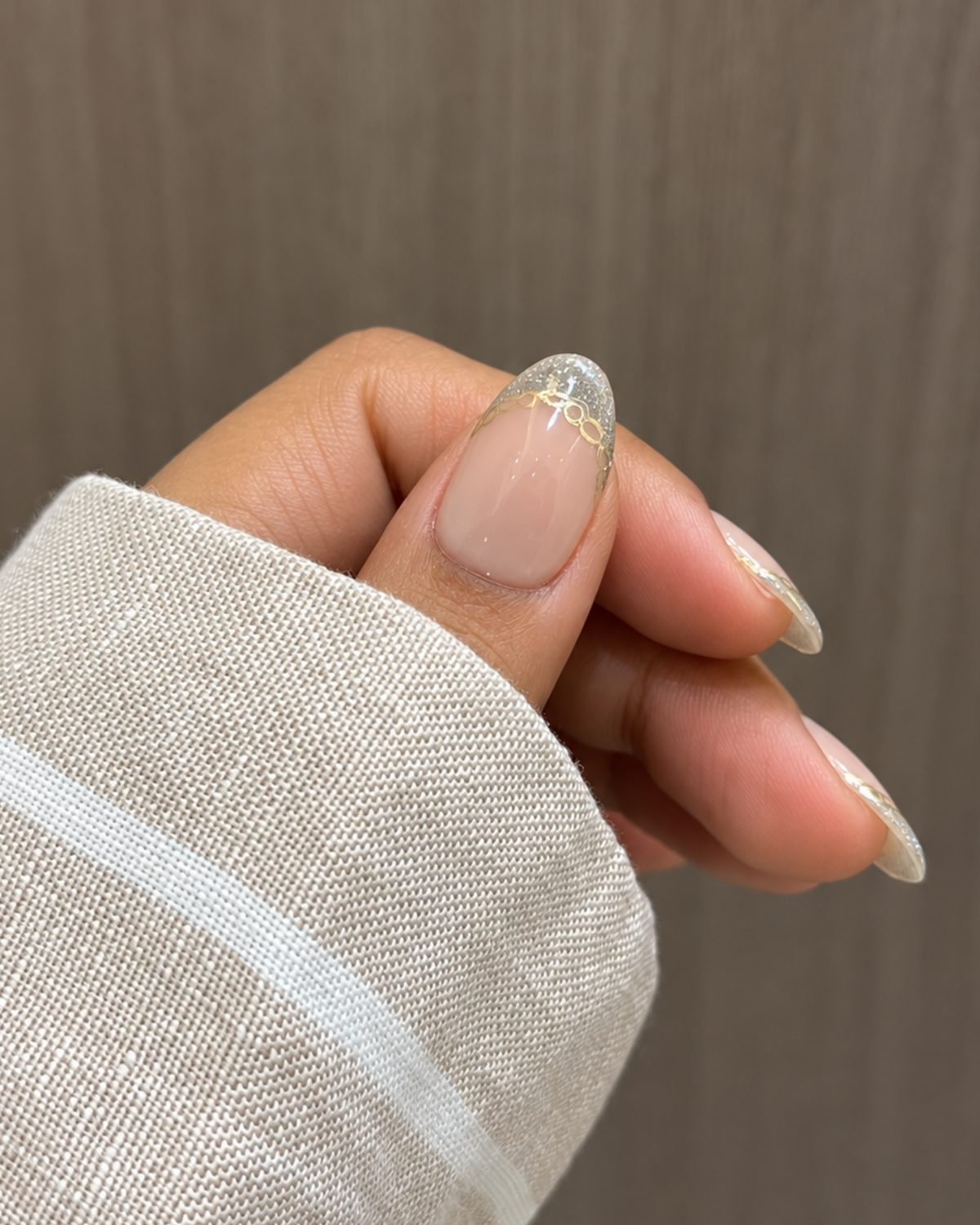 Chain Loop reusable press-on nails for an at-home manicure