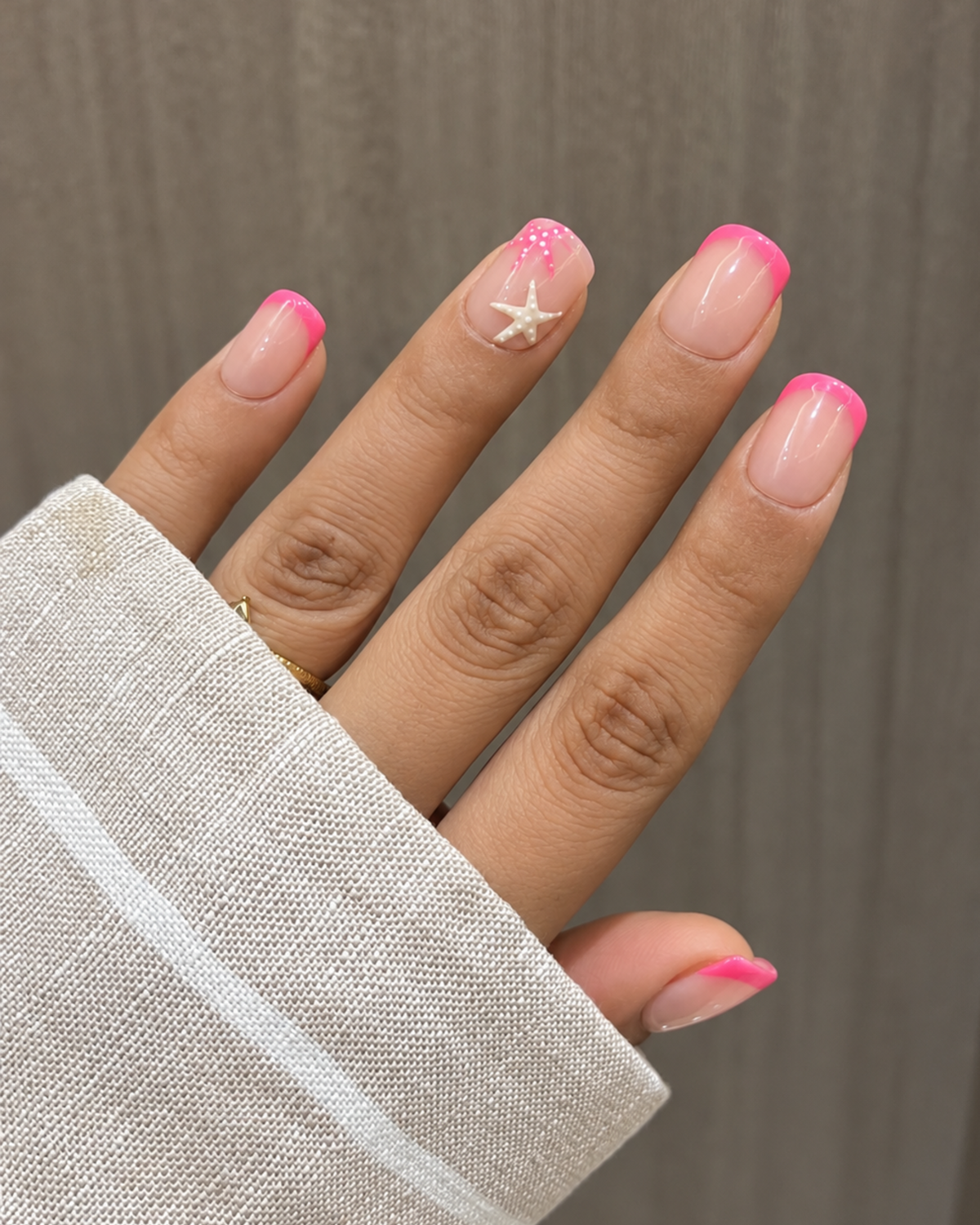 Starfish Pink press-on nail set of 20 in standard sizes