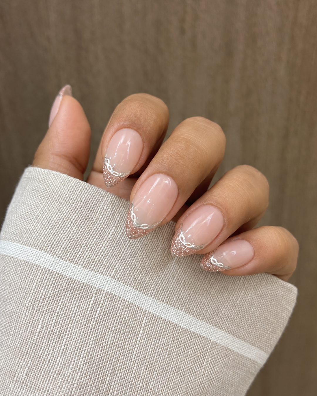 Chain Loop Rose press-on nails, exclusive reusable nail set