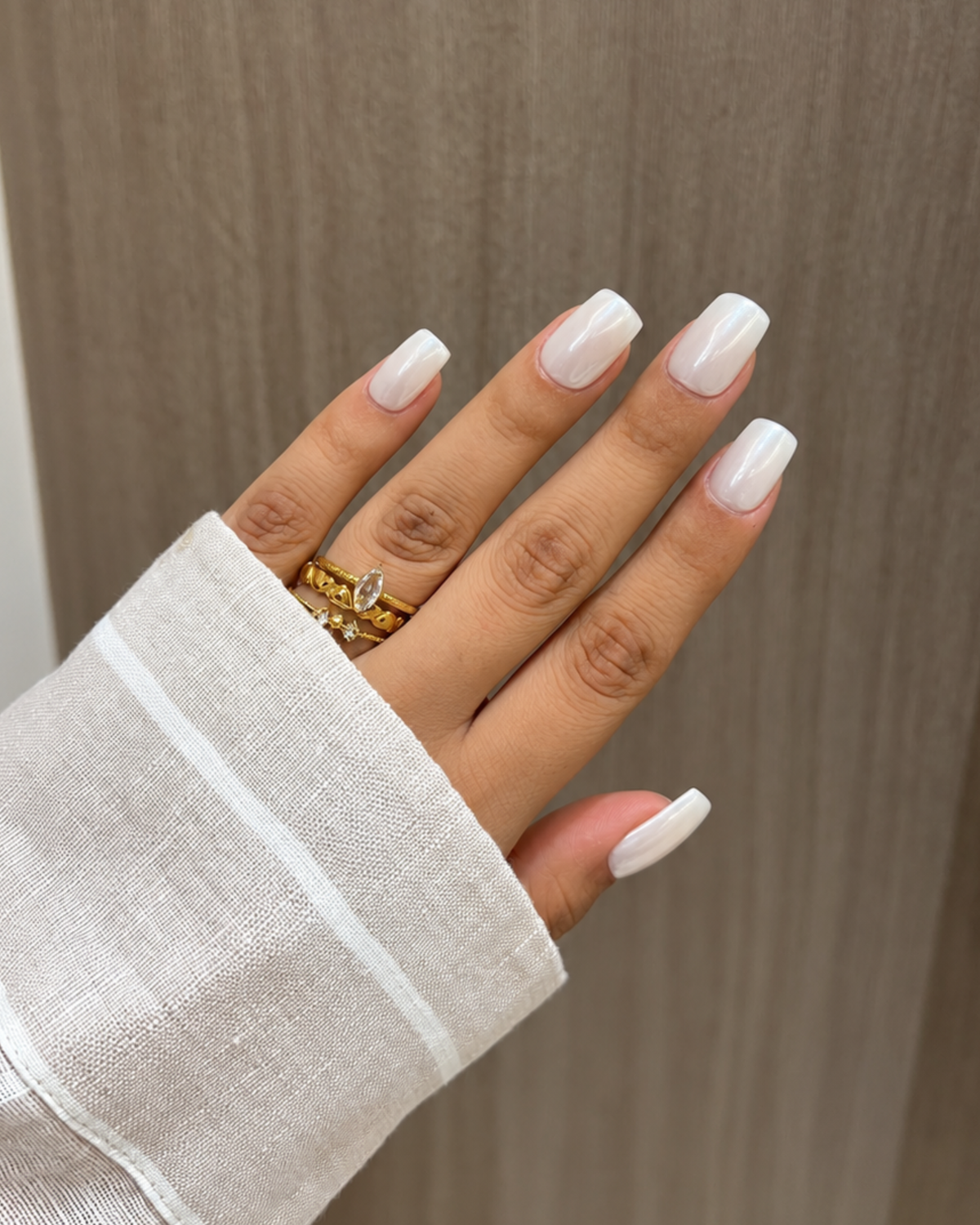Pearl Chrome press-on nail set of 20 in standard sizes