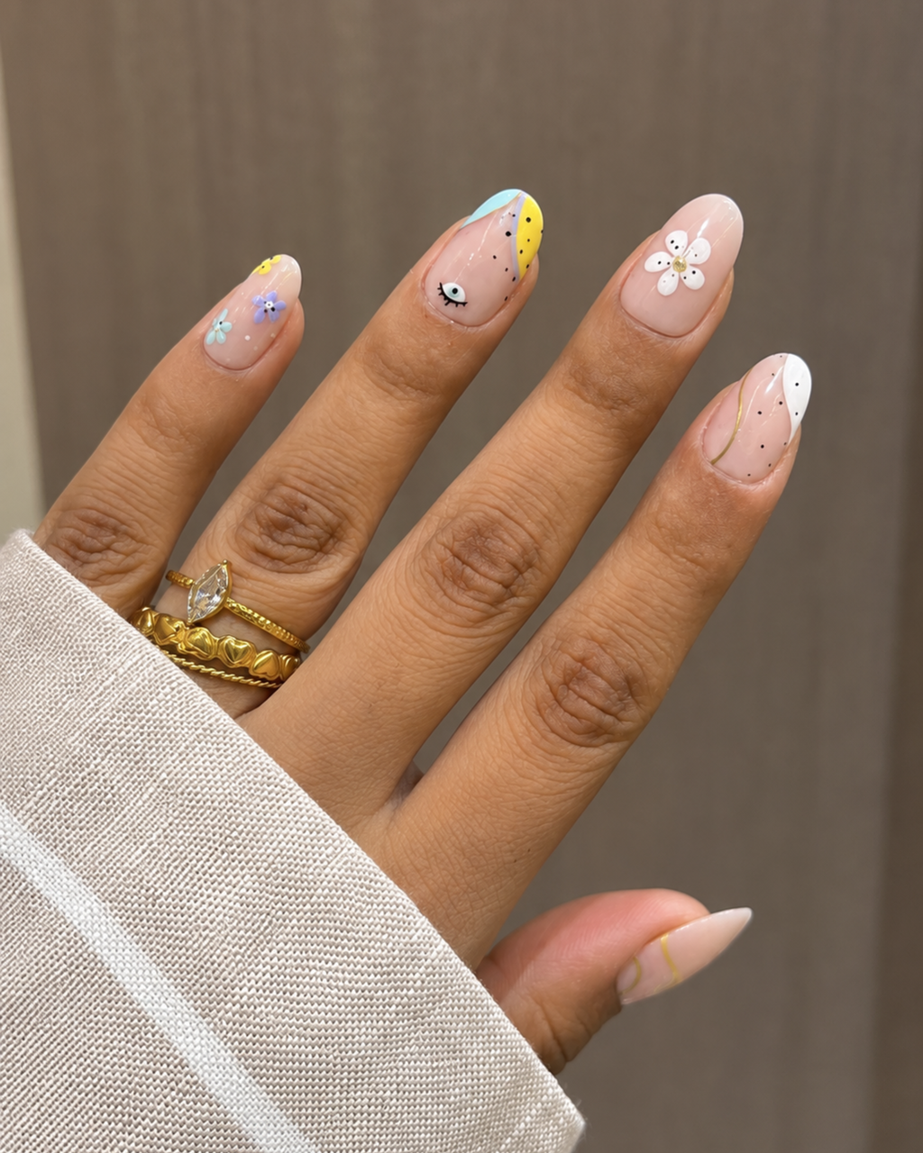Pastel Picnic press-on nail set of 20 in standard sizes