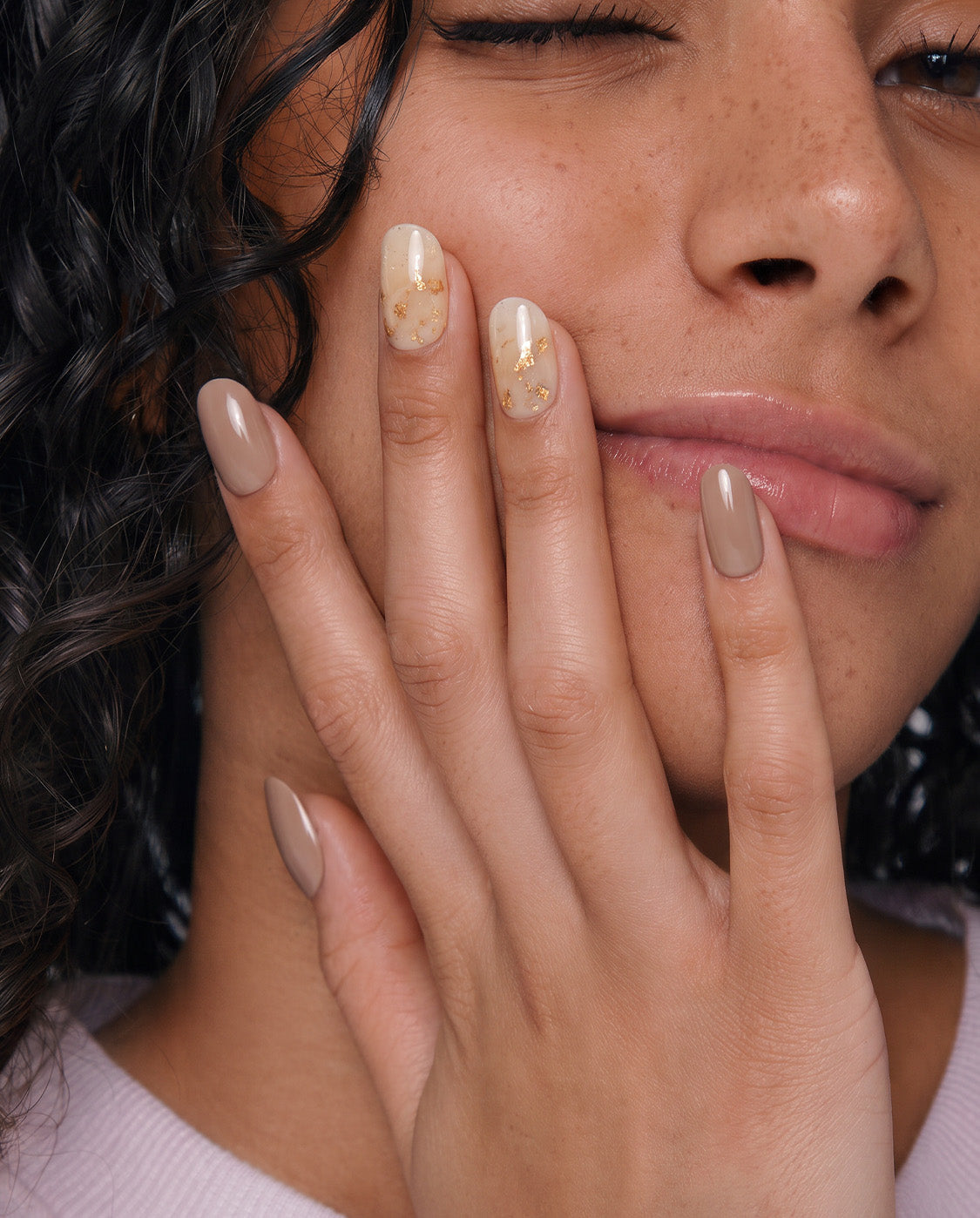 Foil Whisper BROWN Nails