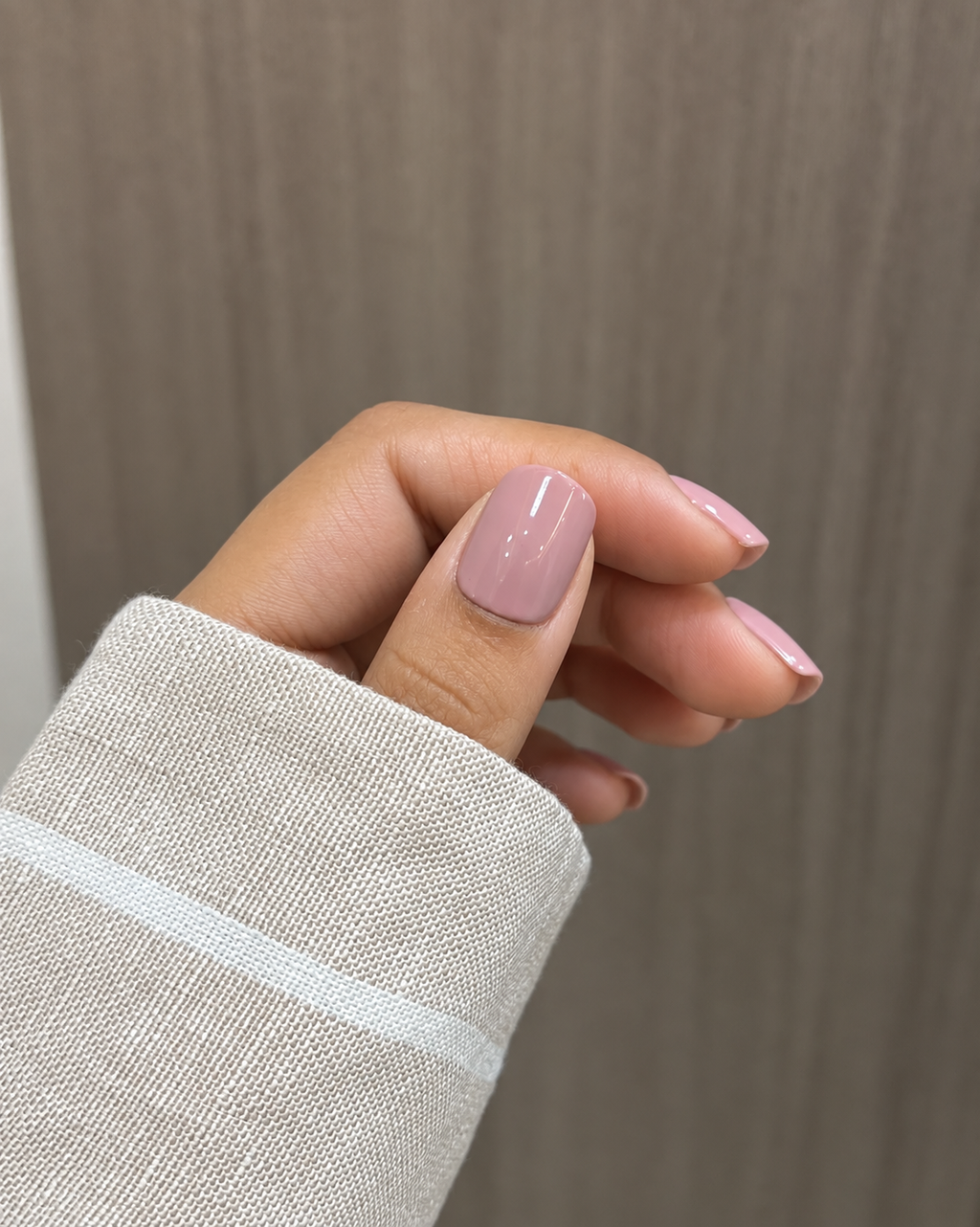 Fame Girl reusable press-on nails for an at-home manicure