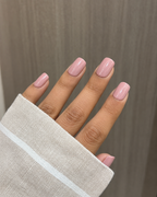 Fame Girl press-on nail set of 20 in standard sizes