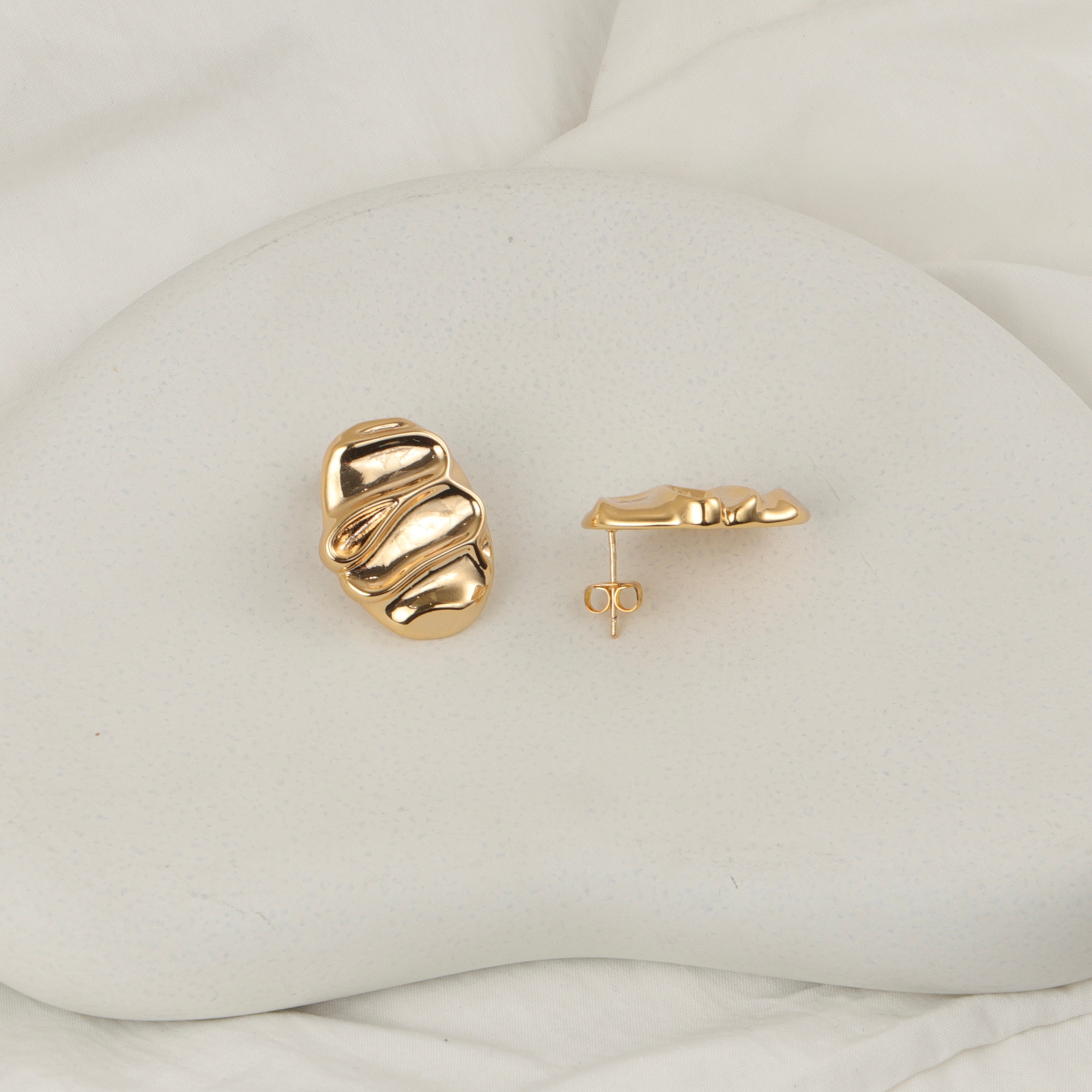 Crawl Bob Earrings