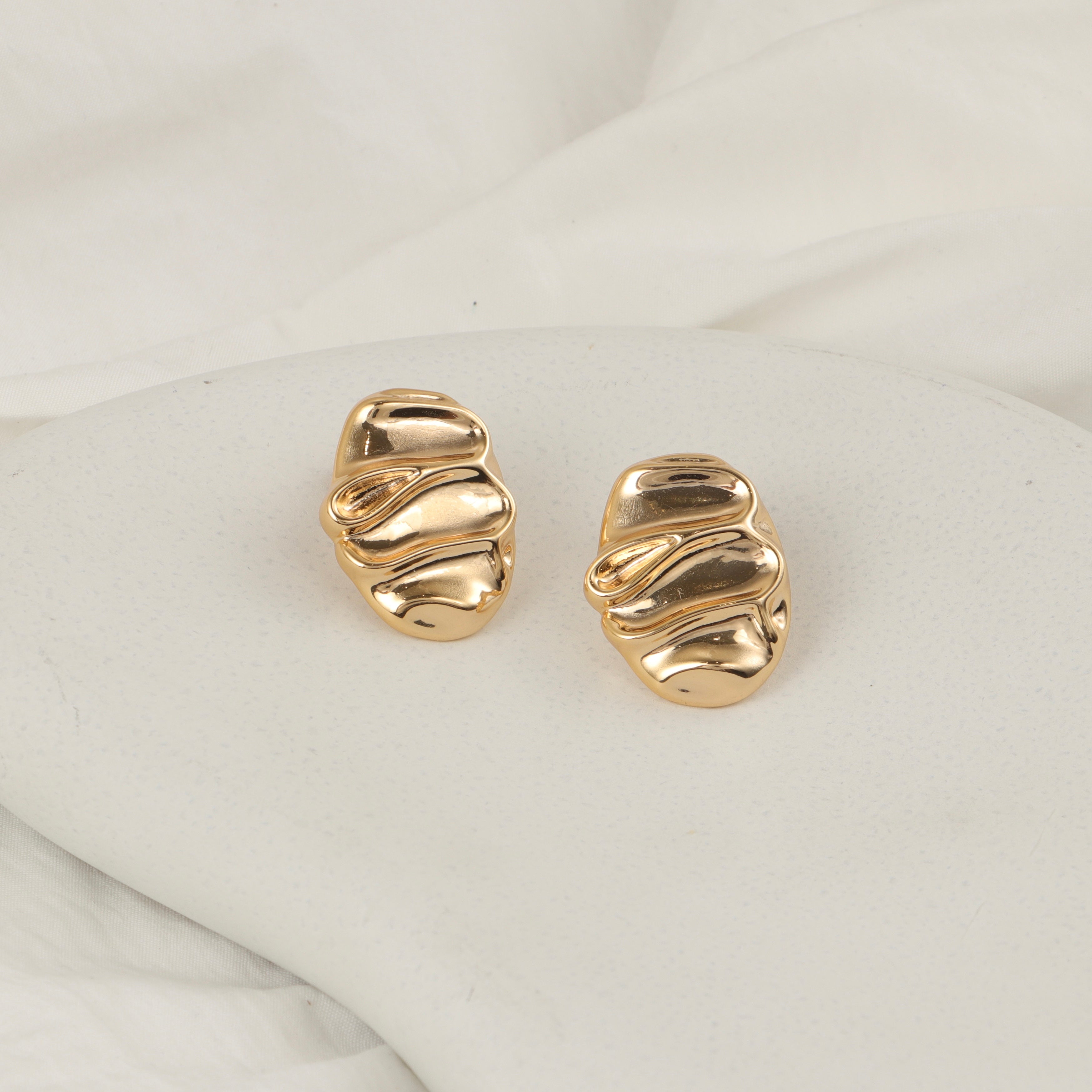 Crawl Bob Earrings