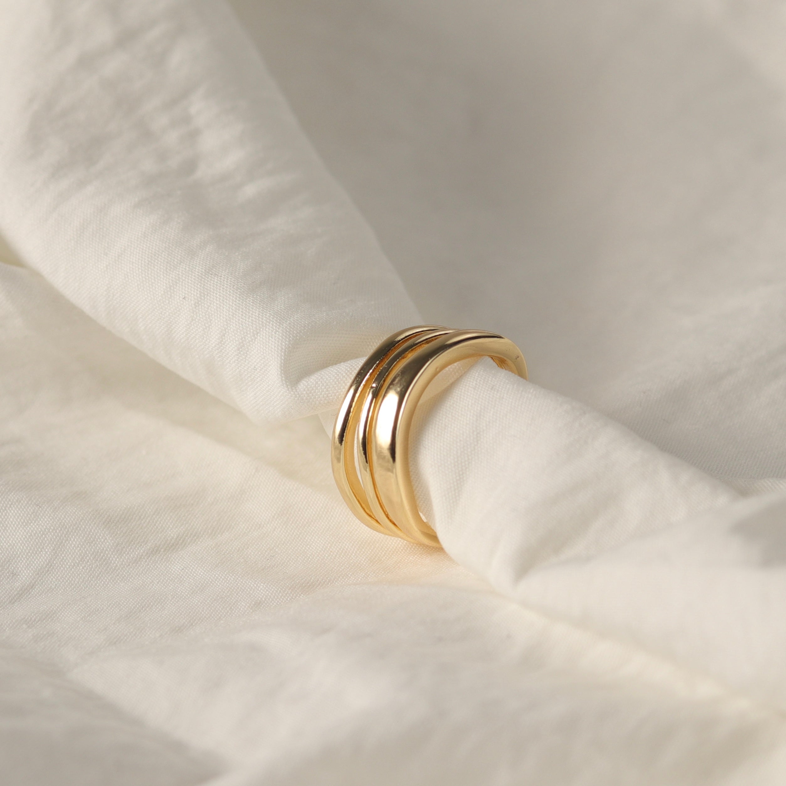 Curvy Ring