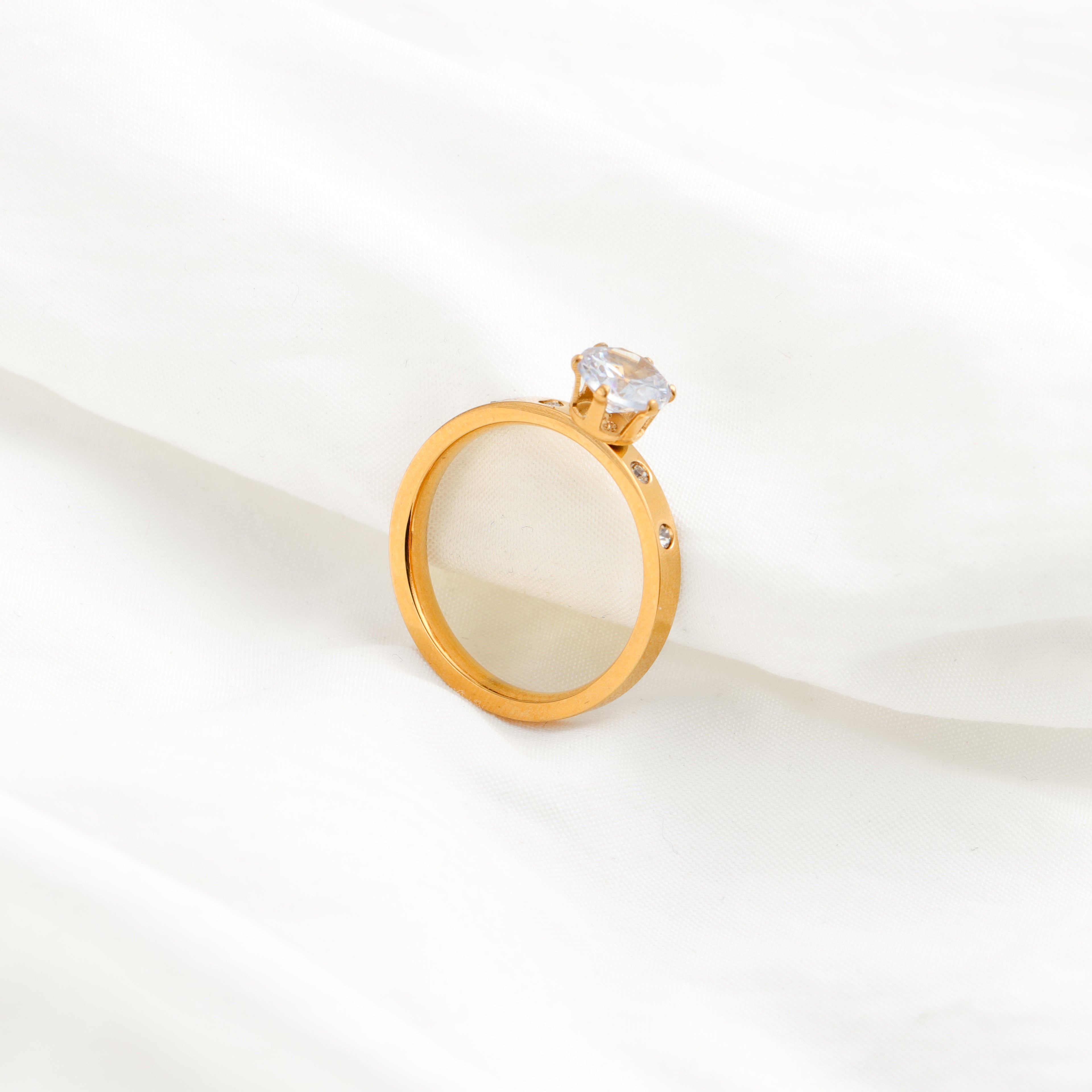 Seul Stud Ring