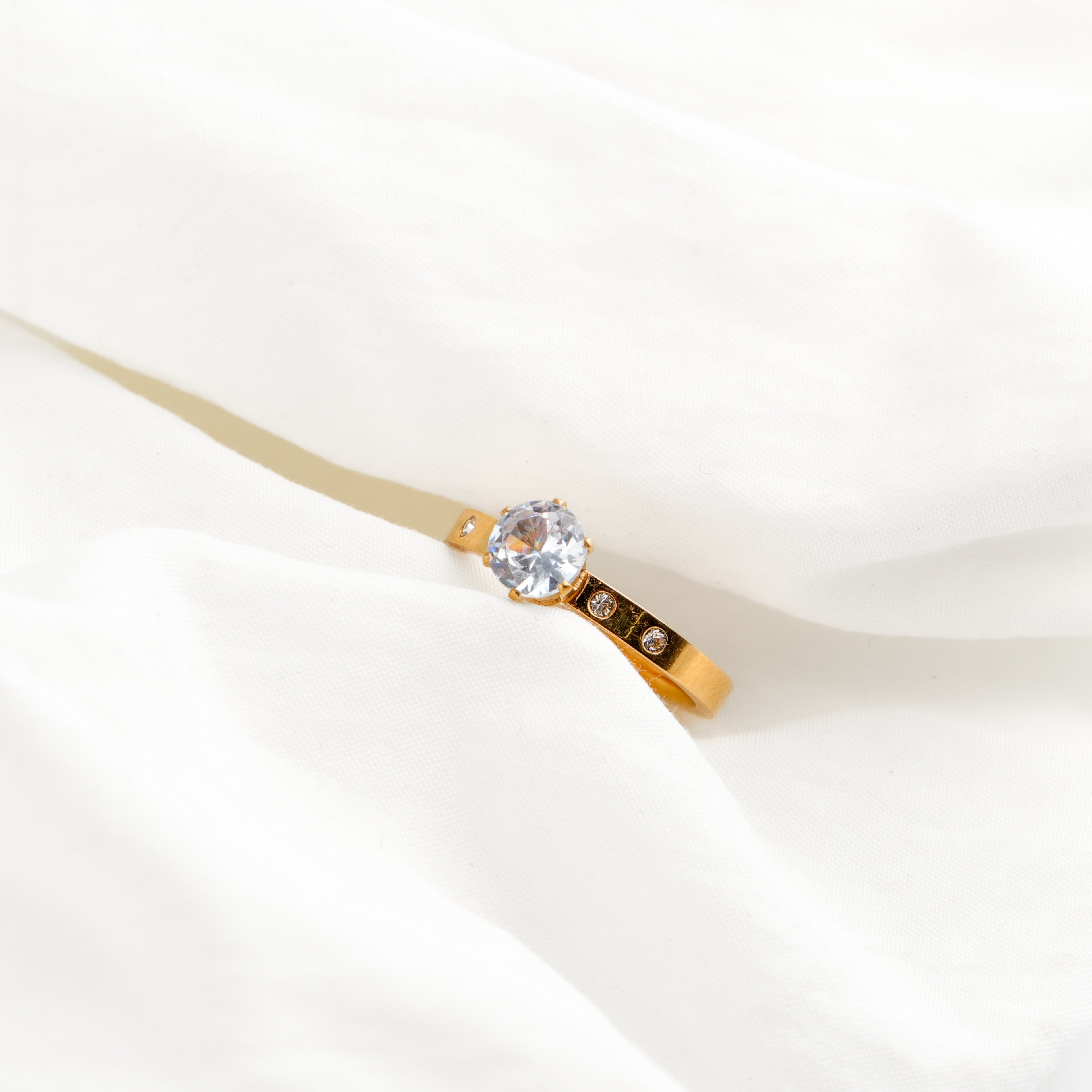 Seul Stud Ring