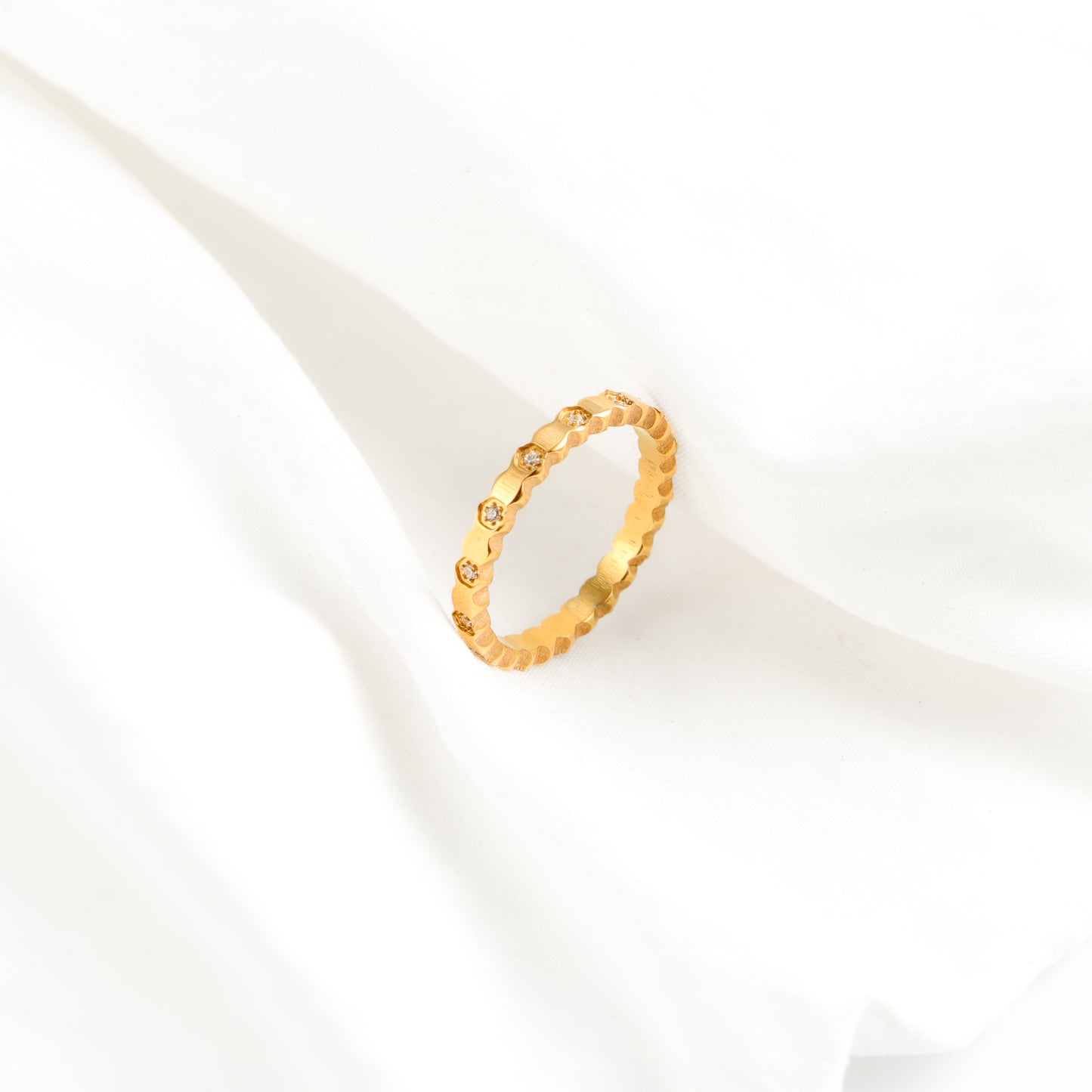 Studs Hexa Band Ring