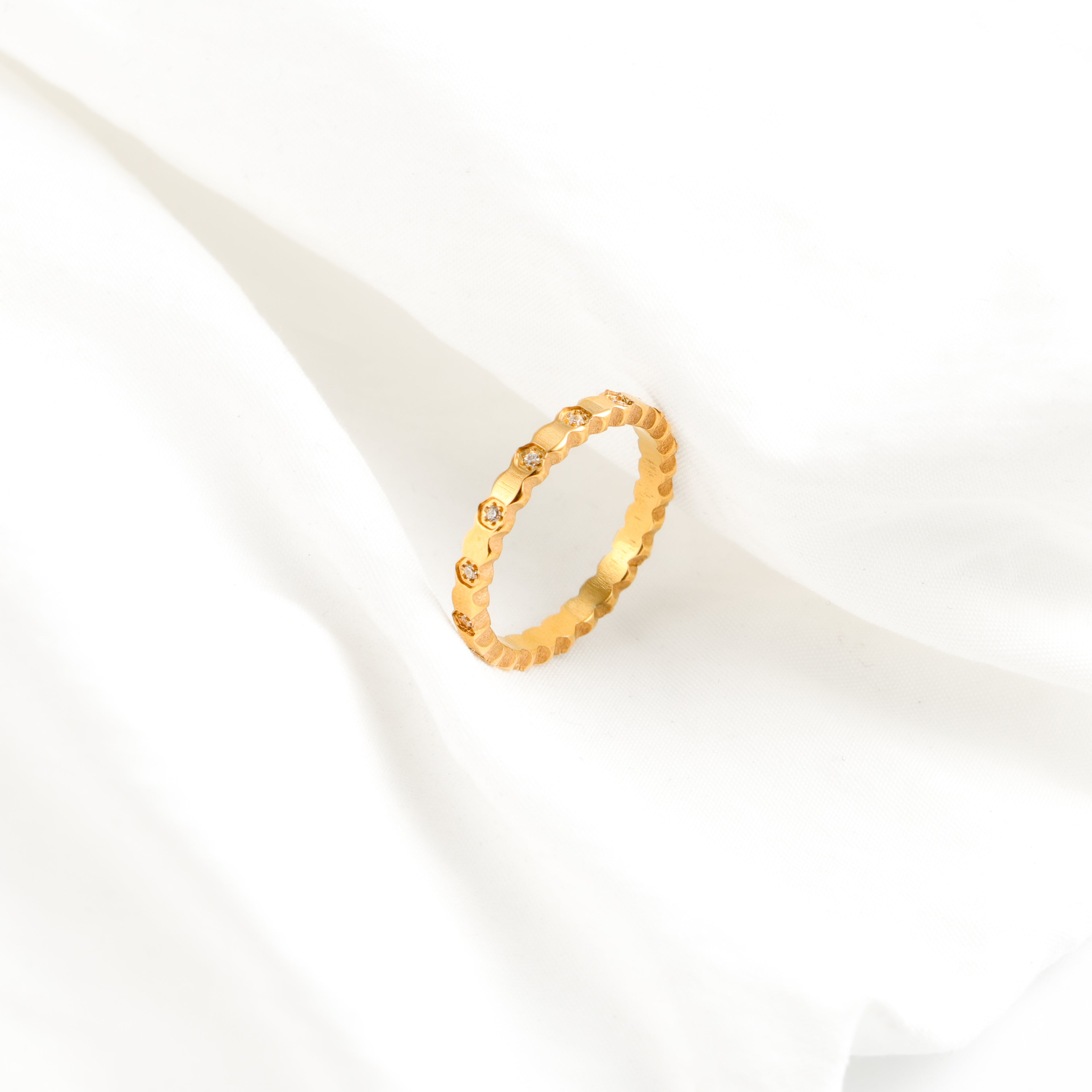 Studs Hexa Band Ring