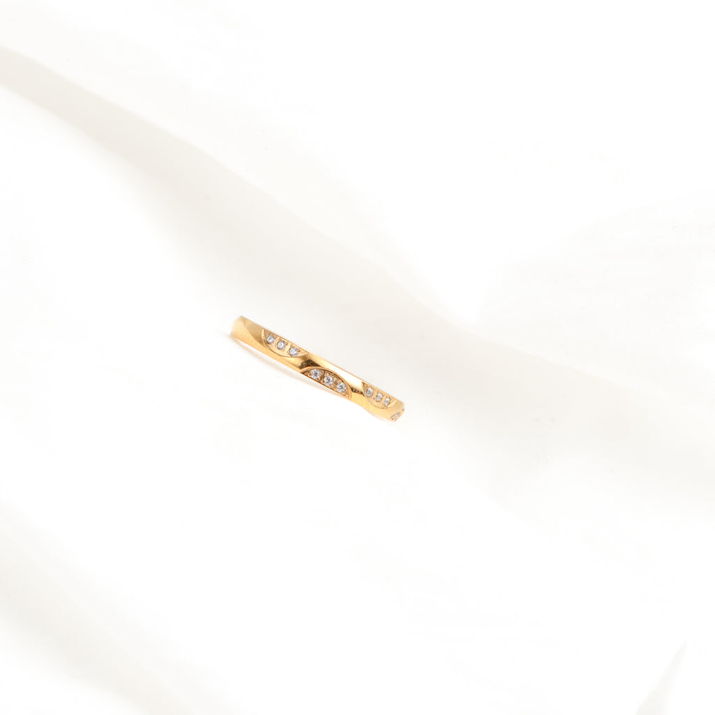 Studs Hump Band Ring