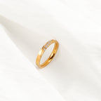 Studs Stroke Band Ring
