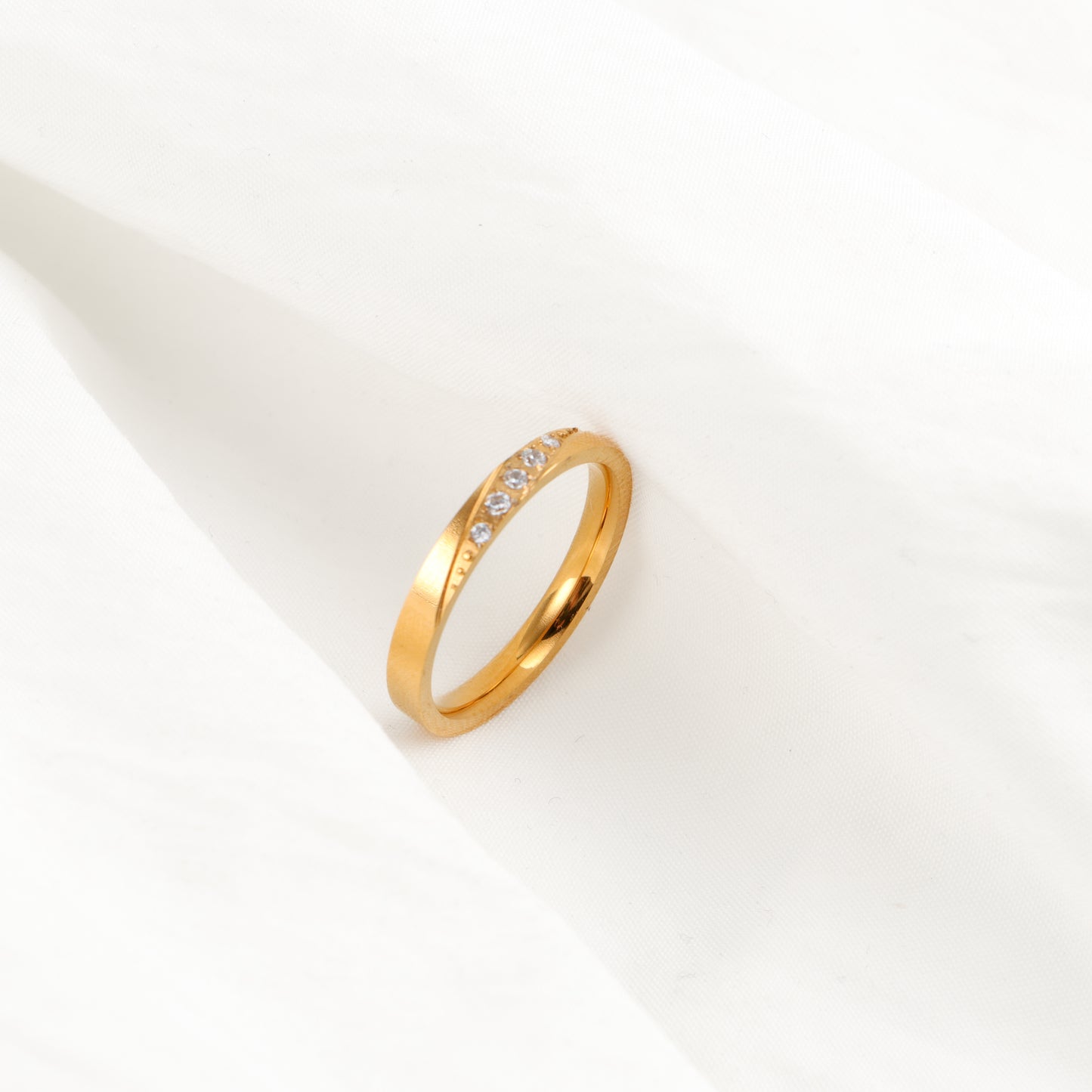 Studs Stroke Band Ring