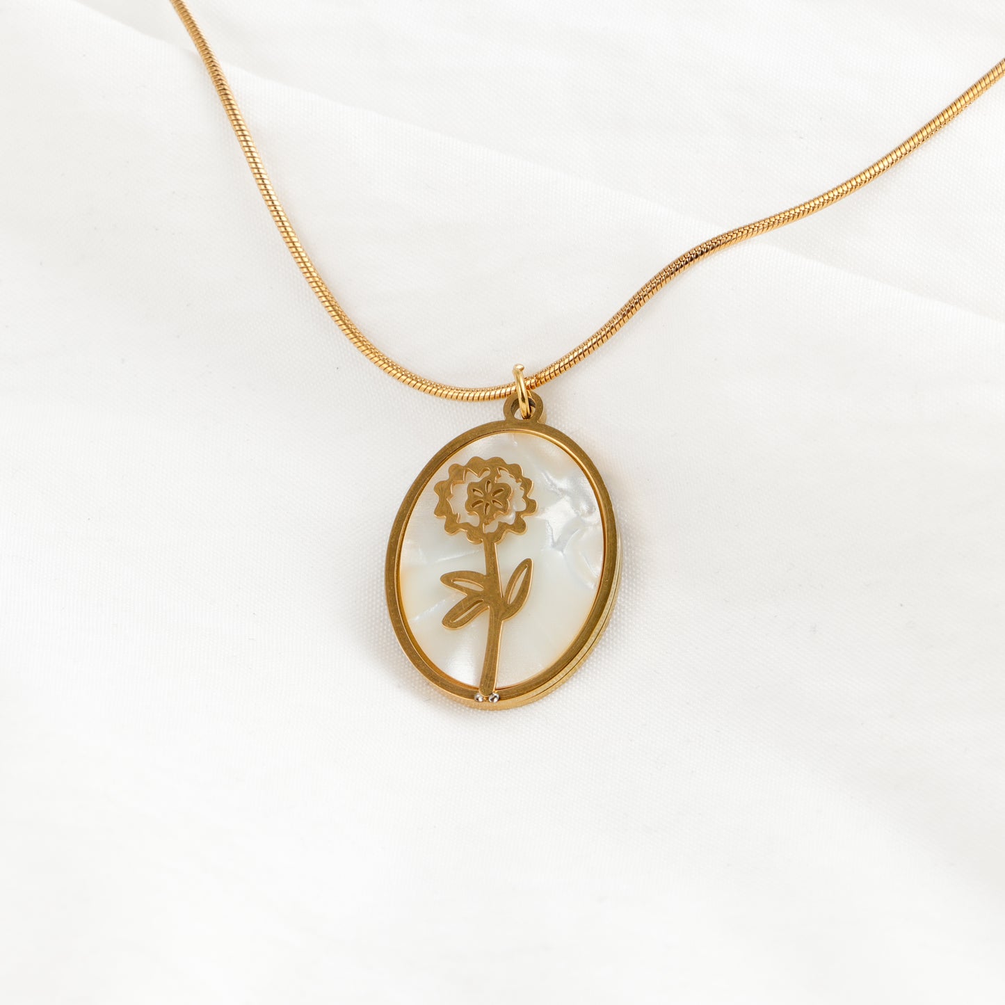 Rosette Necklace