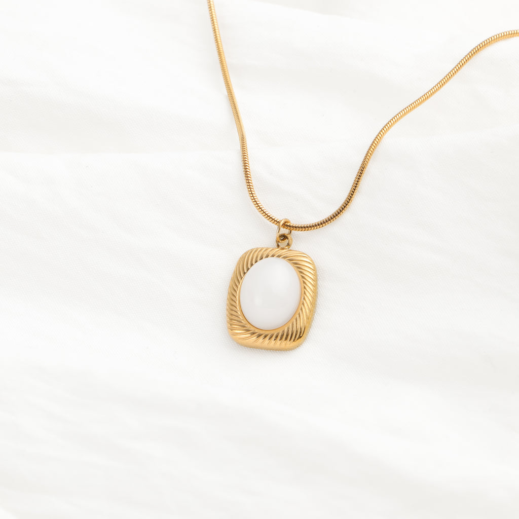 Natural White Necklace