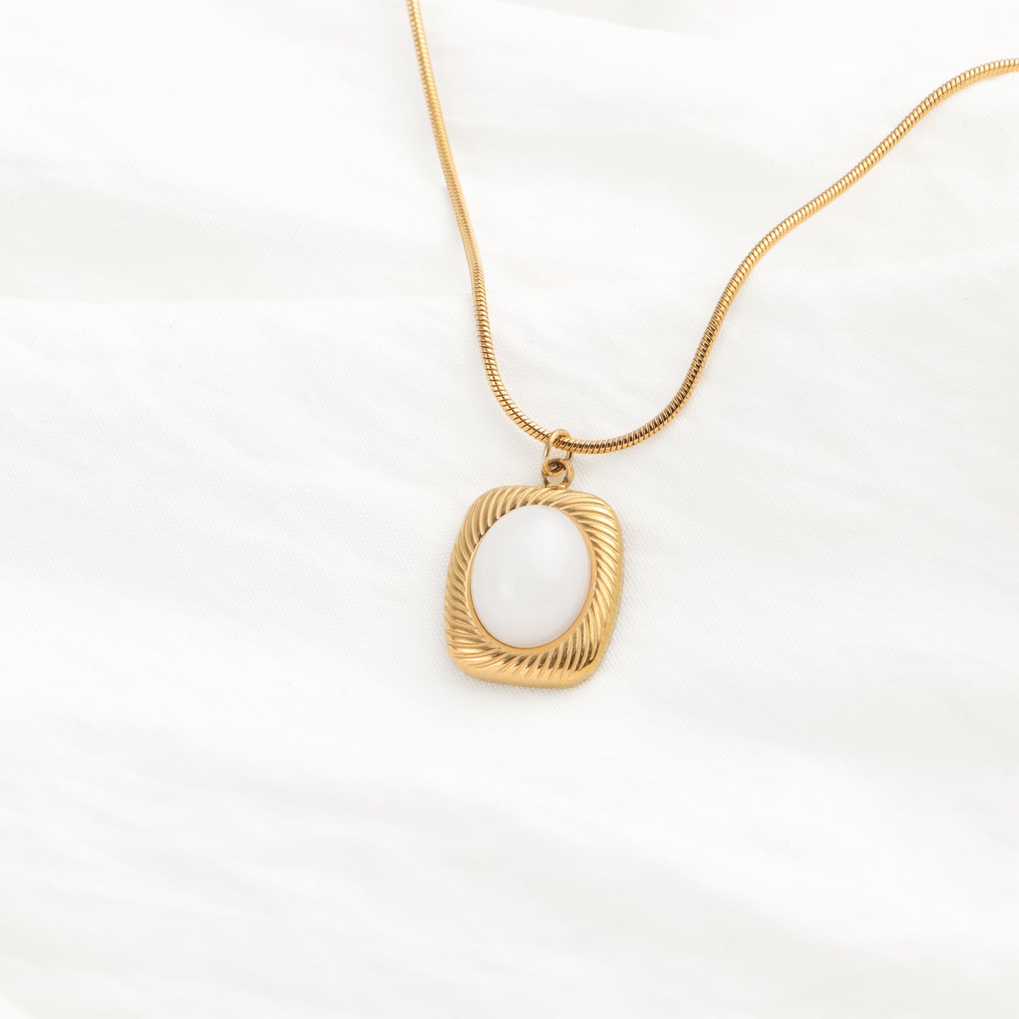 Natural White Necklace