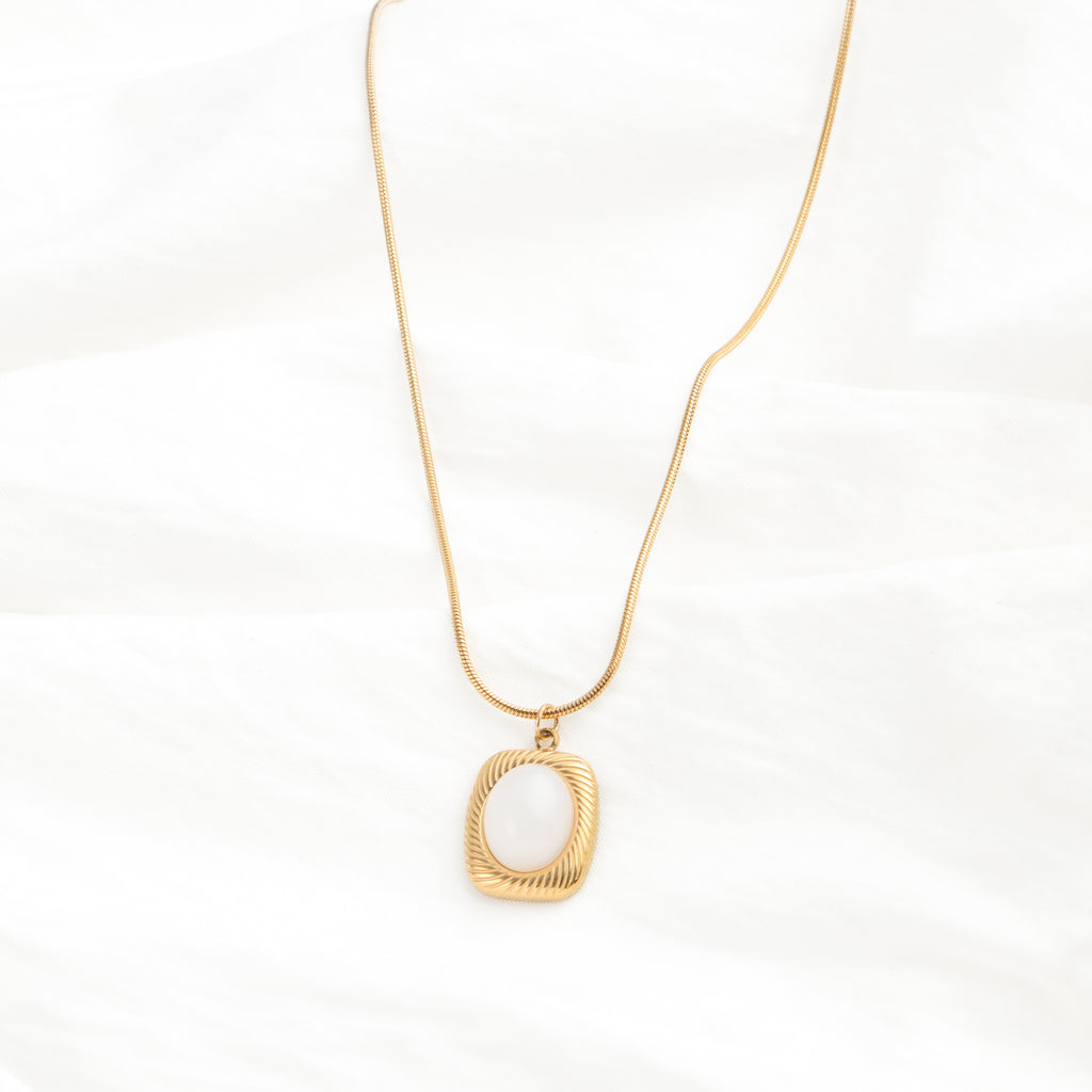 Natural White Necklace