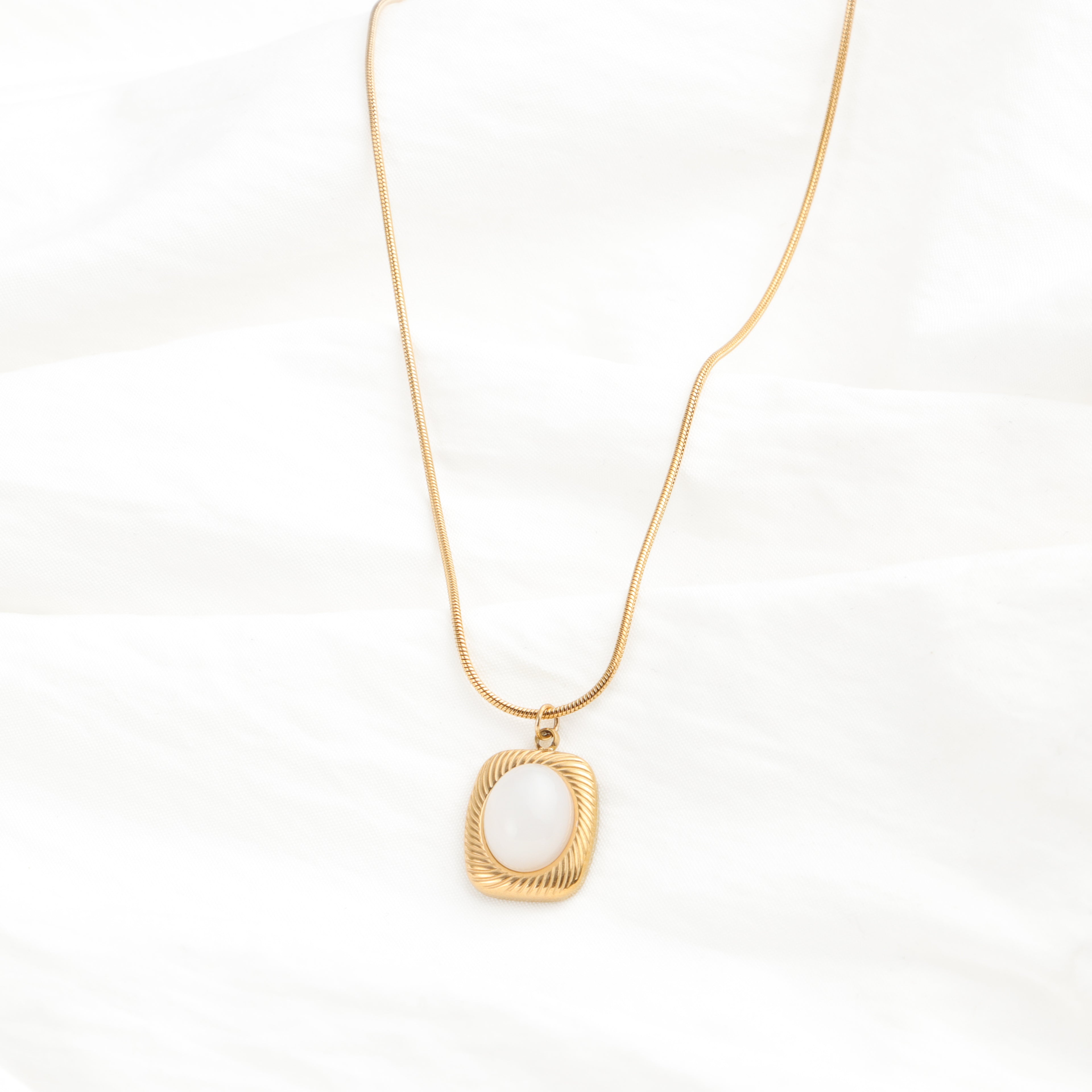 Natural White Necklace