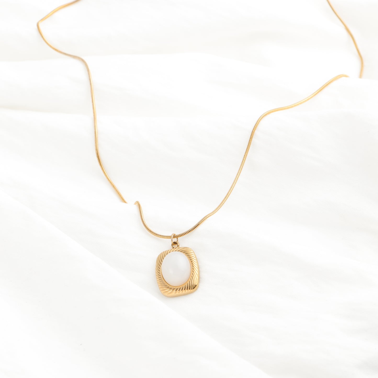 Natural White Necklace