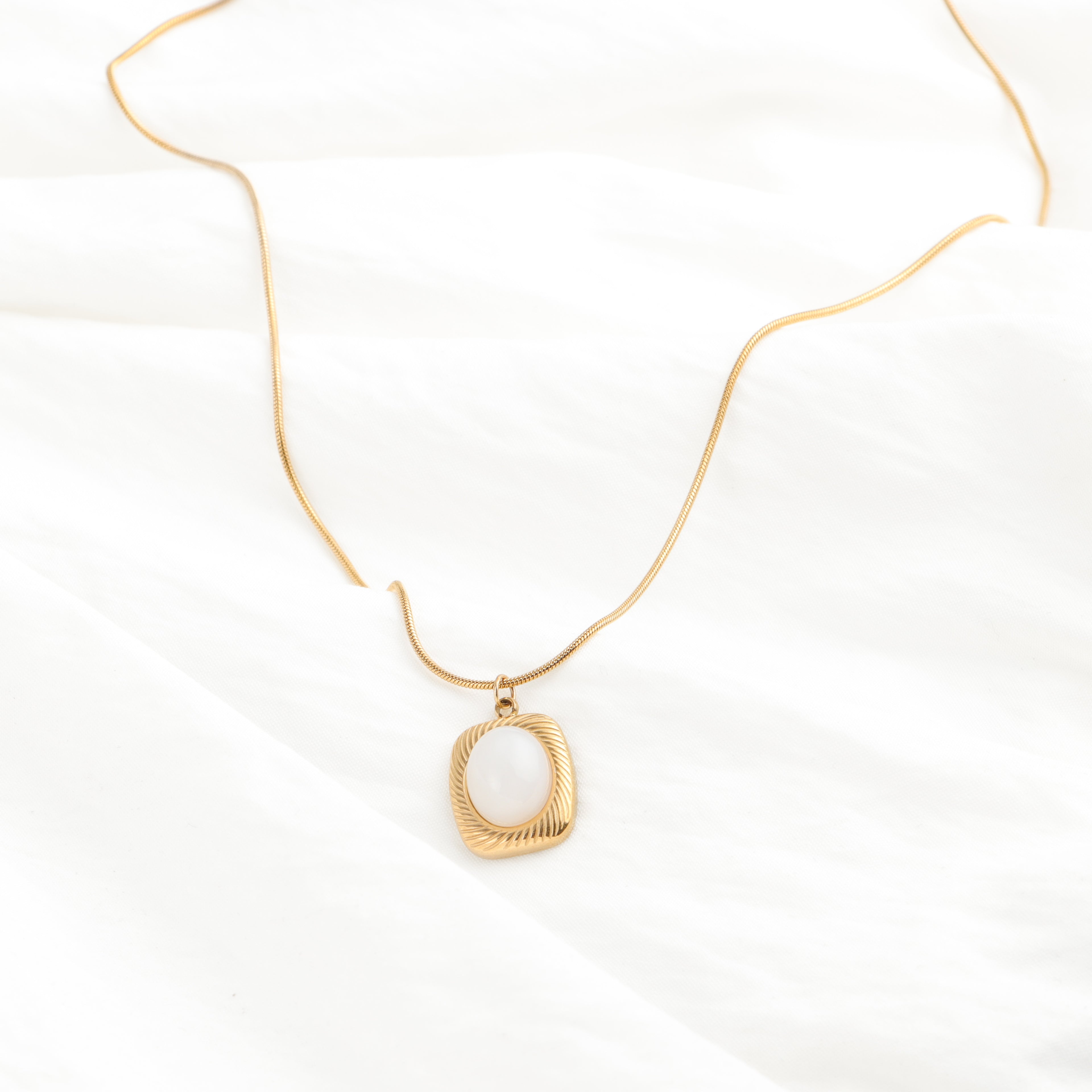 Natural White Necklace