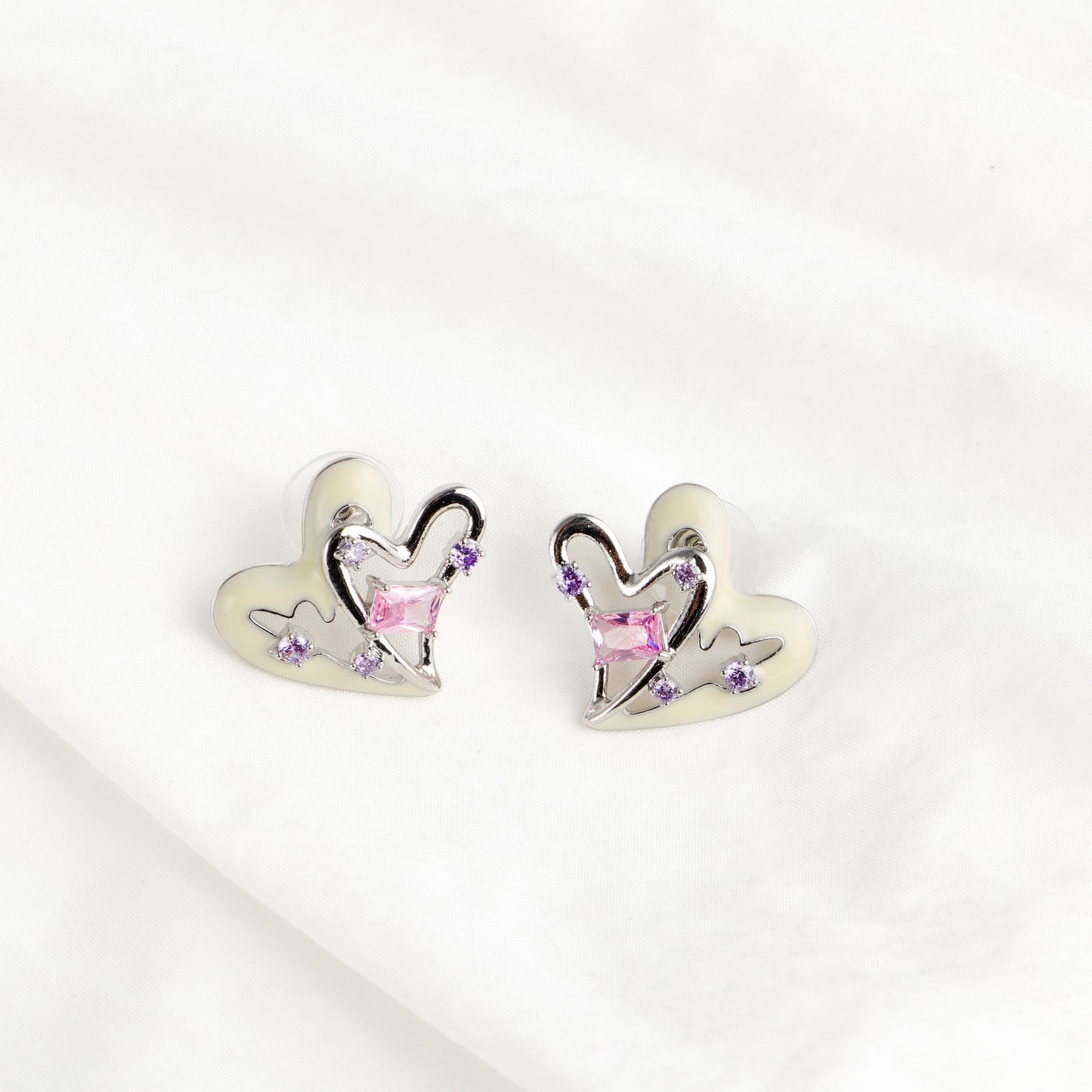 Milky Heart Earrings