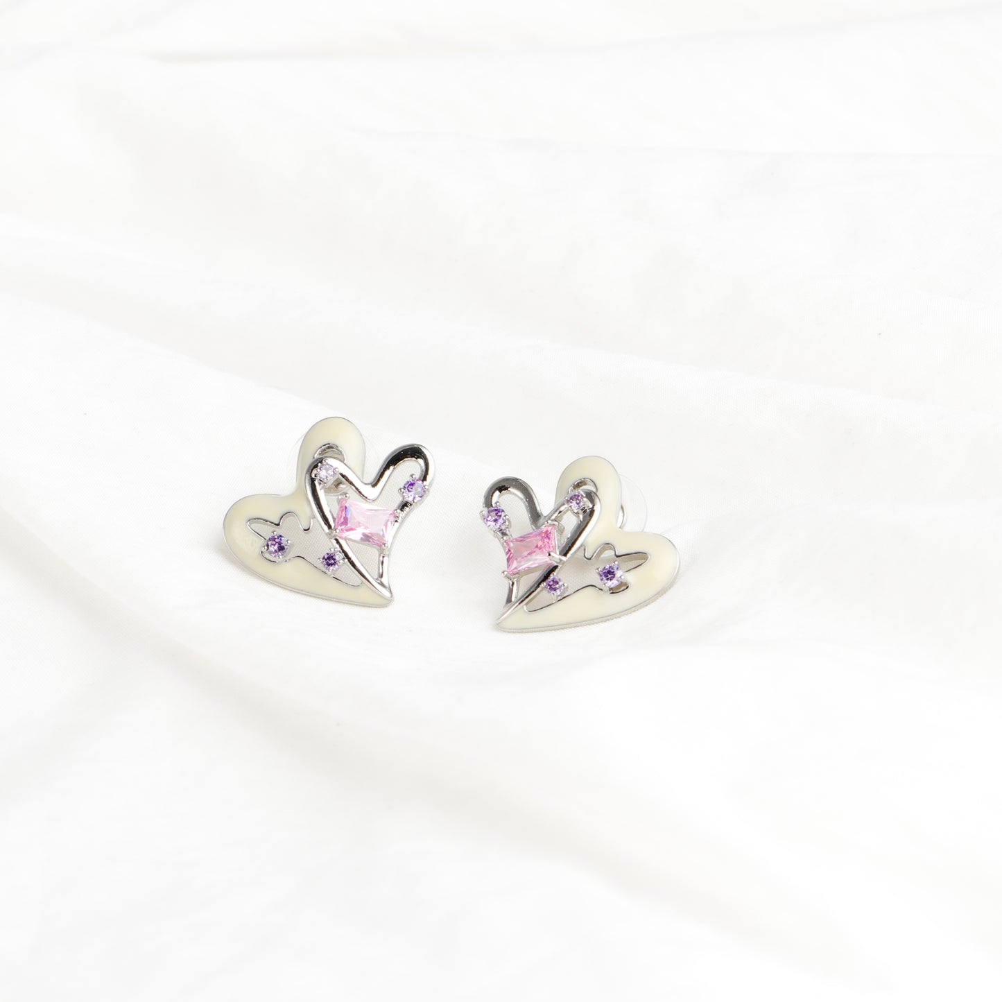 Milky Heart Earrings