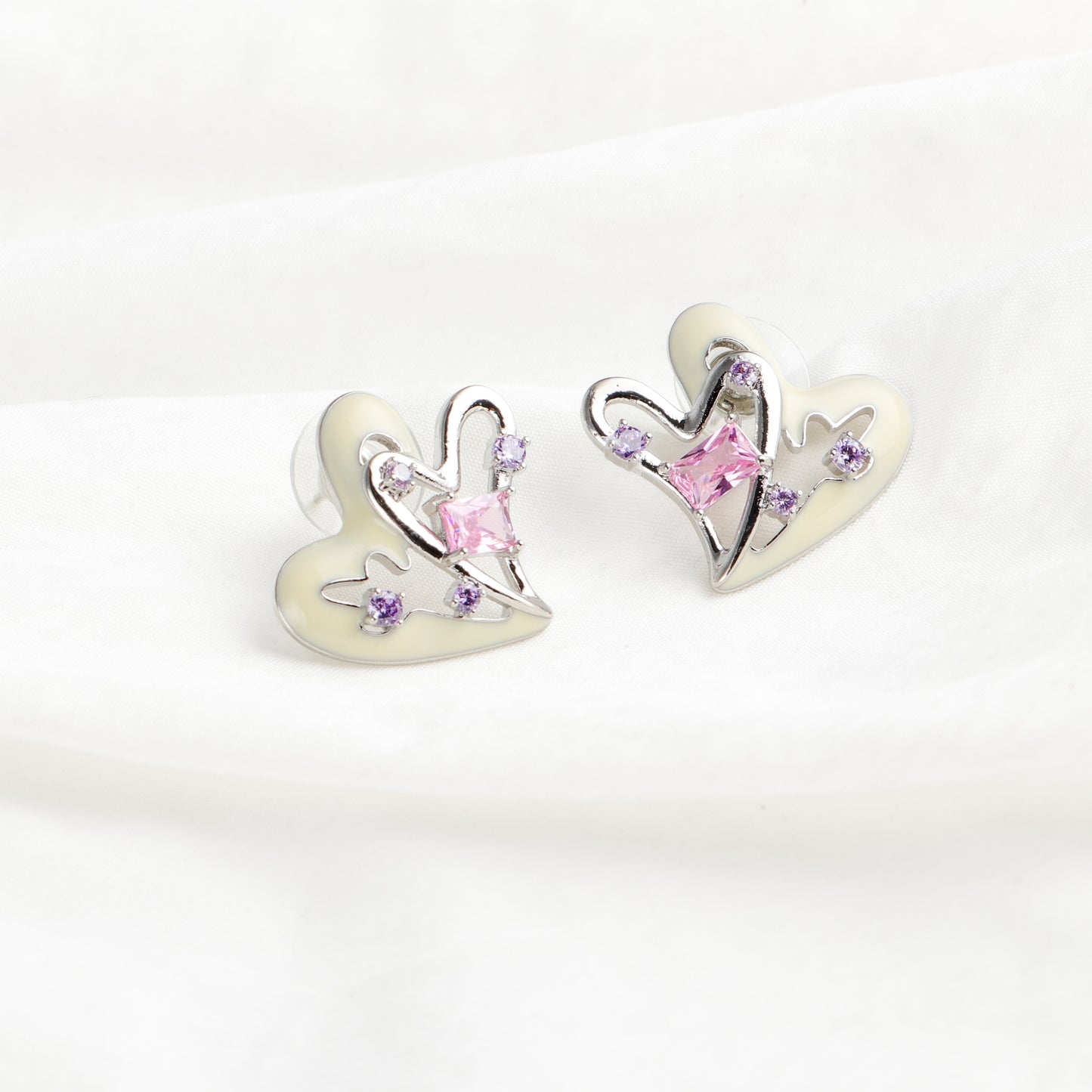 Milky Heart Earrings