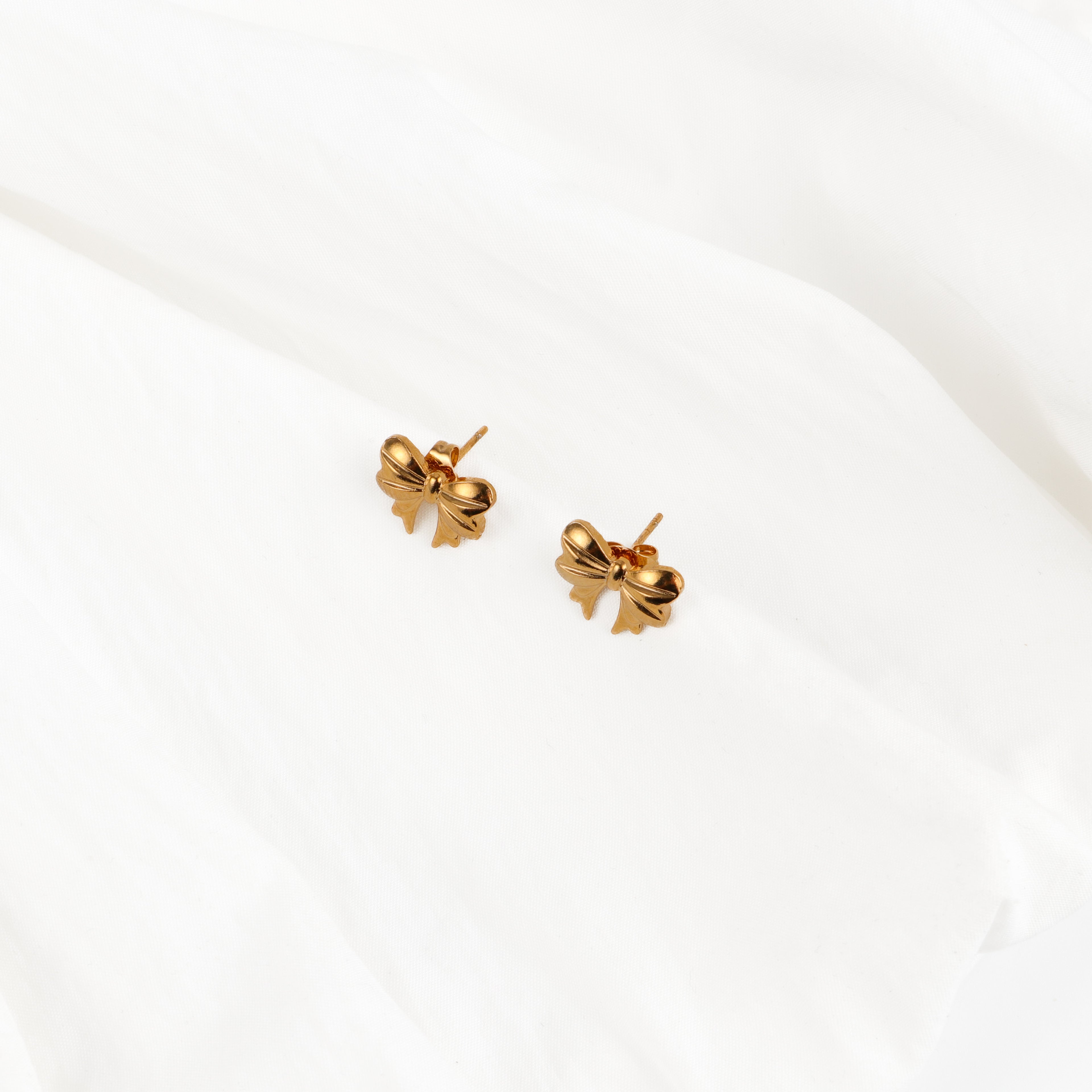 Bow It Earrings