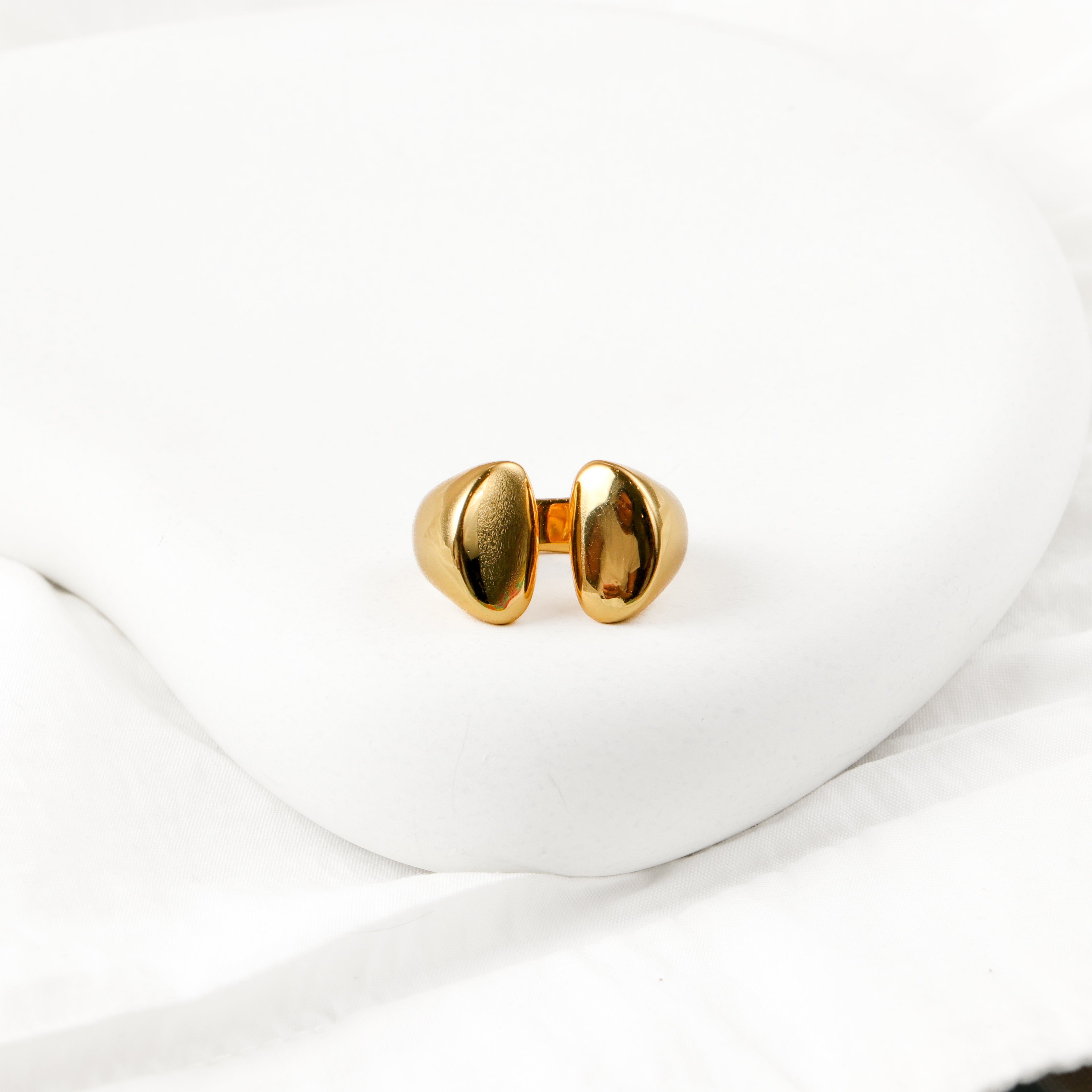 Tambora Ring
